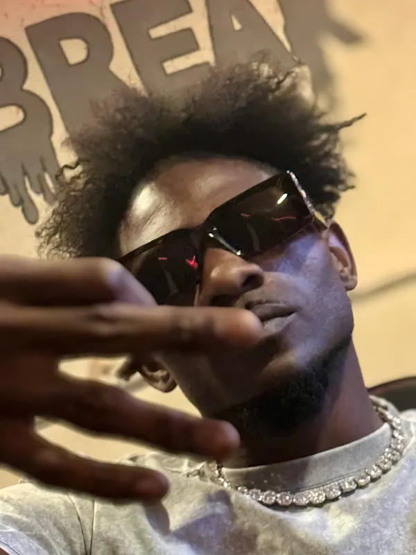 Yung3LVX Returns With New Album “Collision Course”